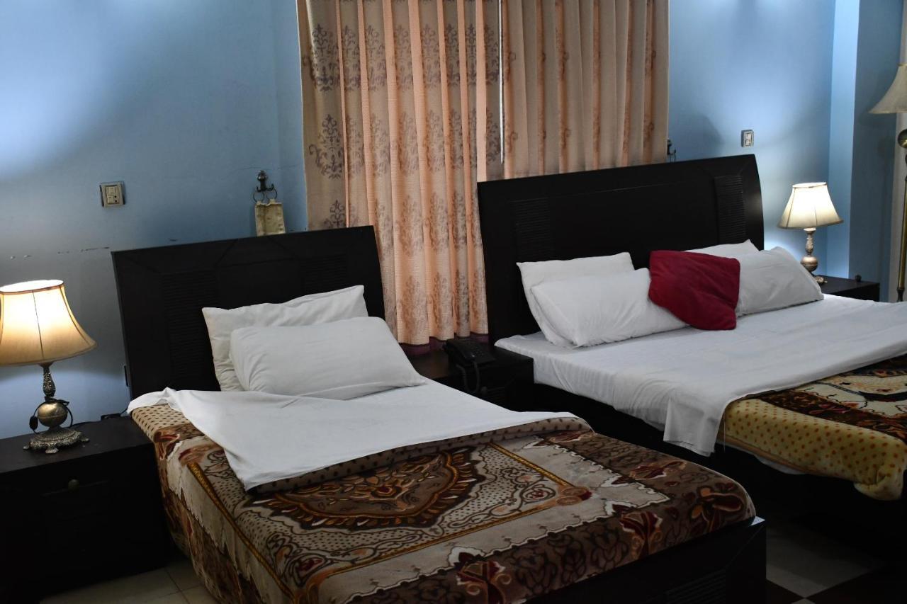 Mir Continental Hotel Музаффарабад Экстерьер фото