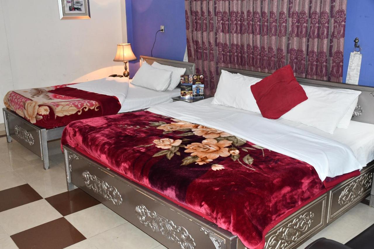 Mir Continental Hotel Музаффарабад Экстерьер фото